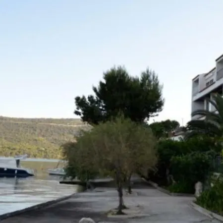 Apartment Beach House Petar&eli Marina